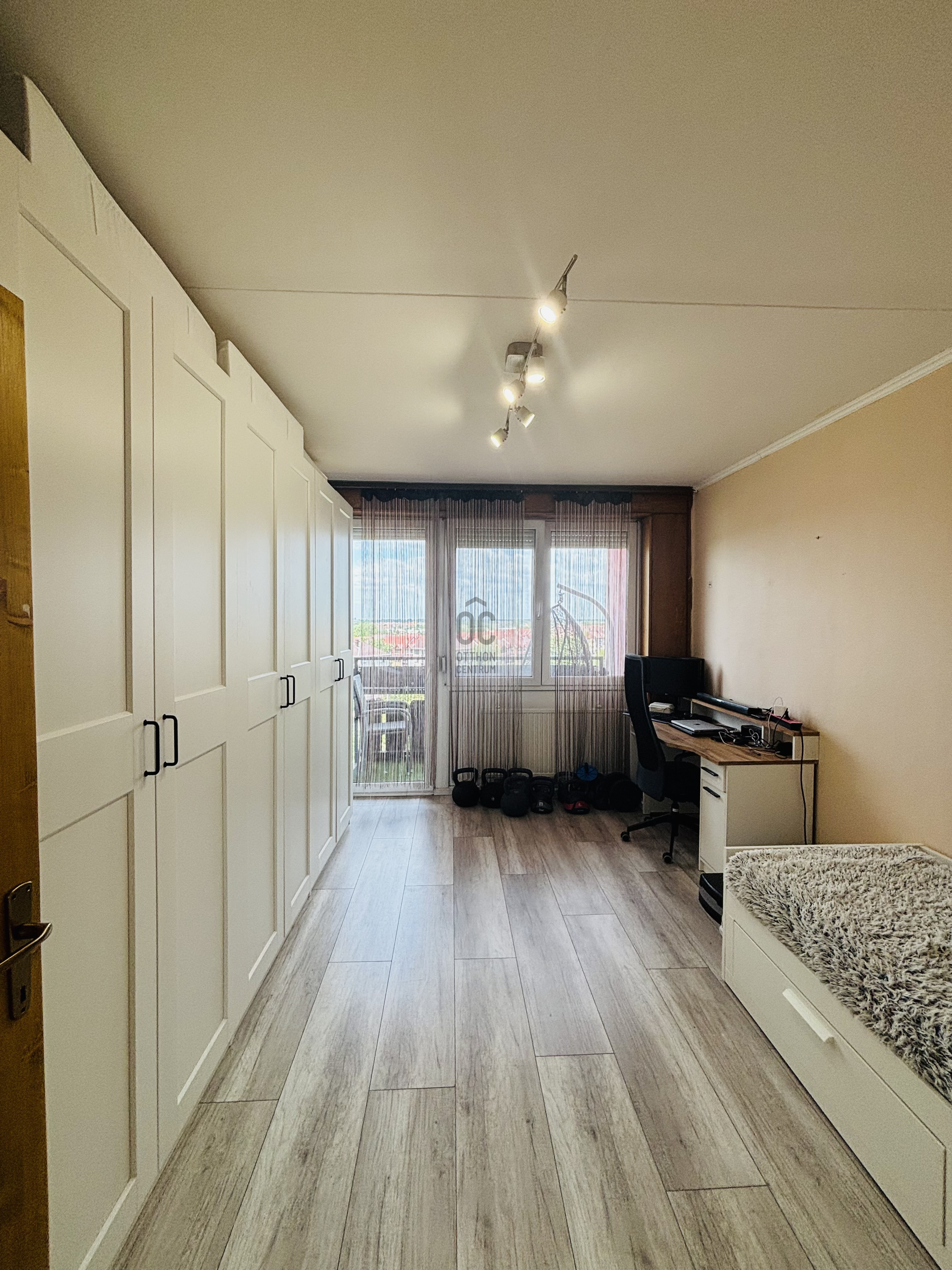 Gallery zoom image