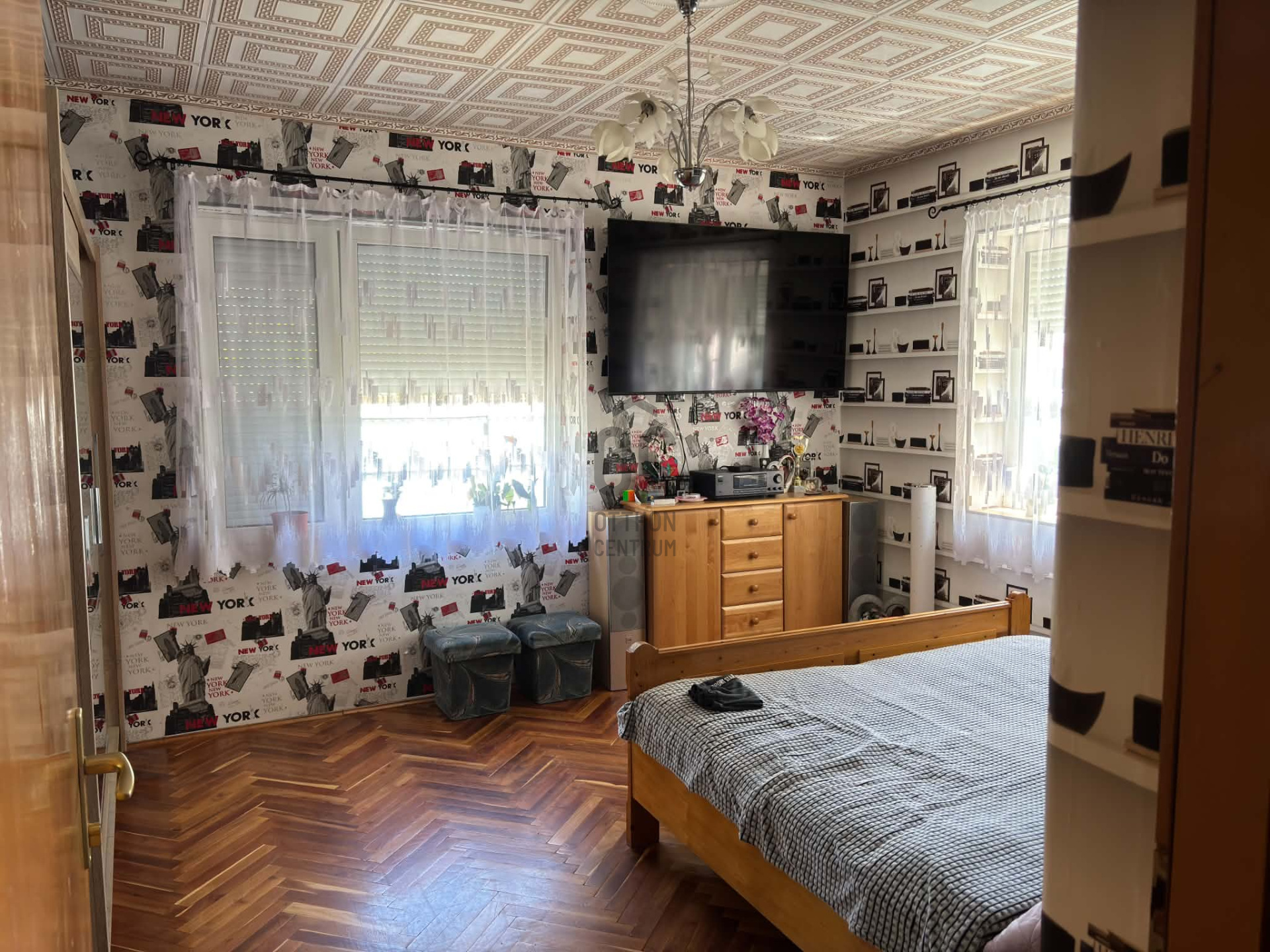 Gallery zoom image