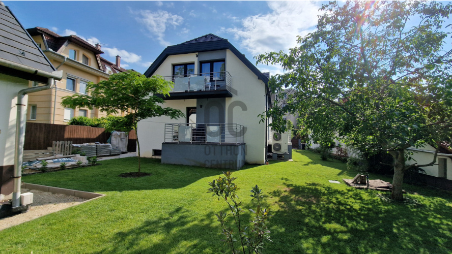 8 bed · 260m² · Családi ház · 430.000.000 Ft