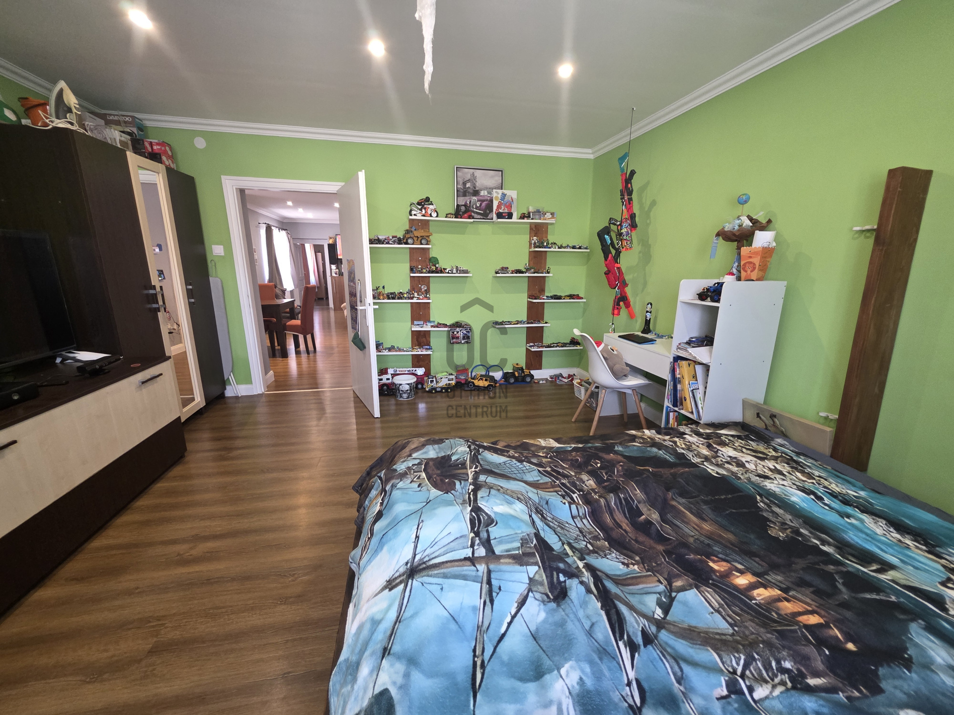 Gallery zoom image