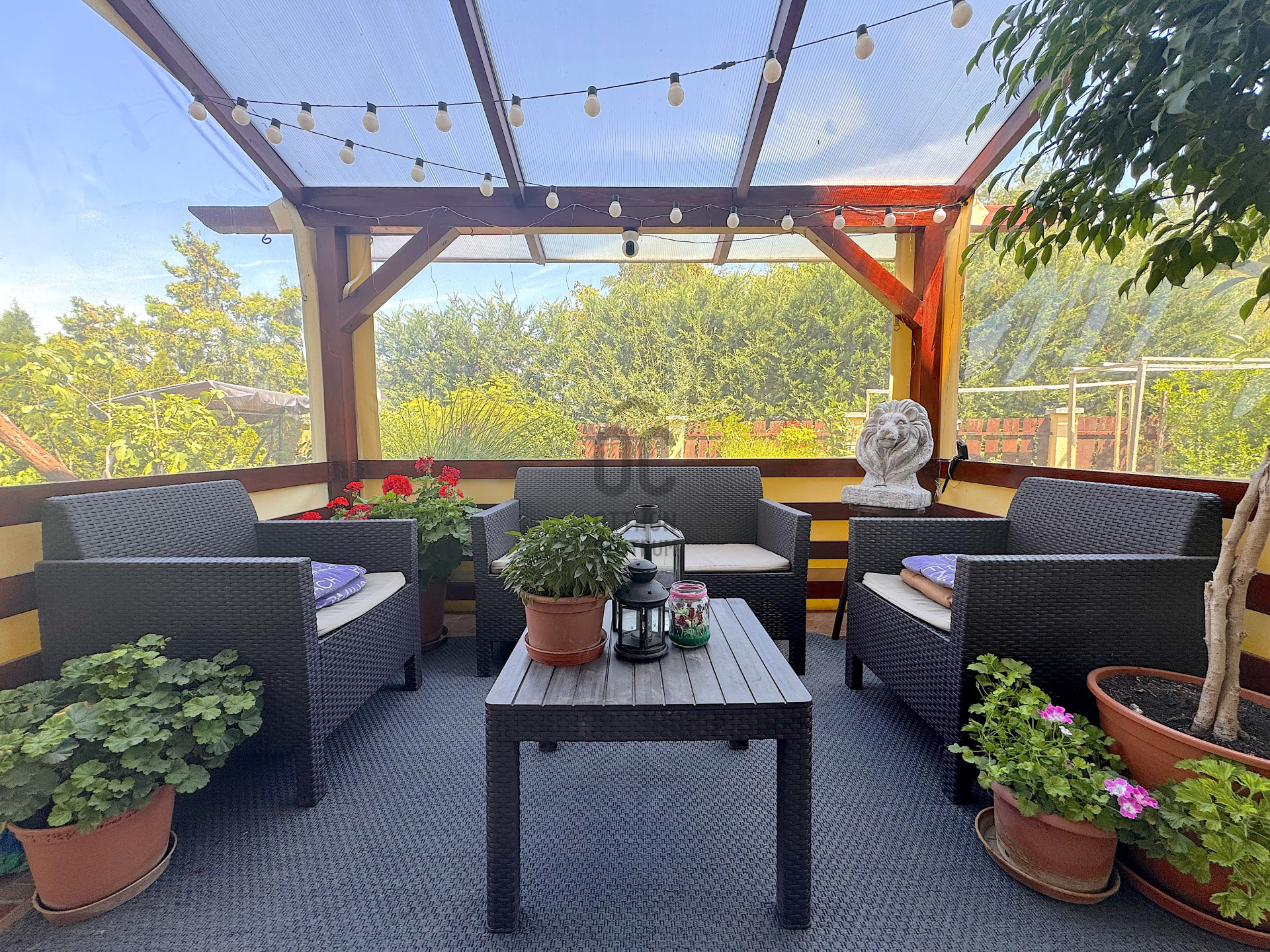 Gallery zoom image