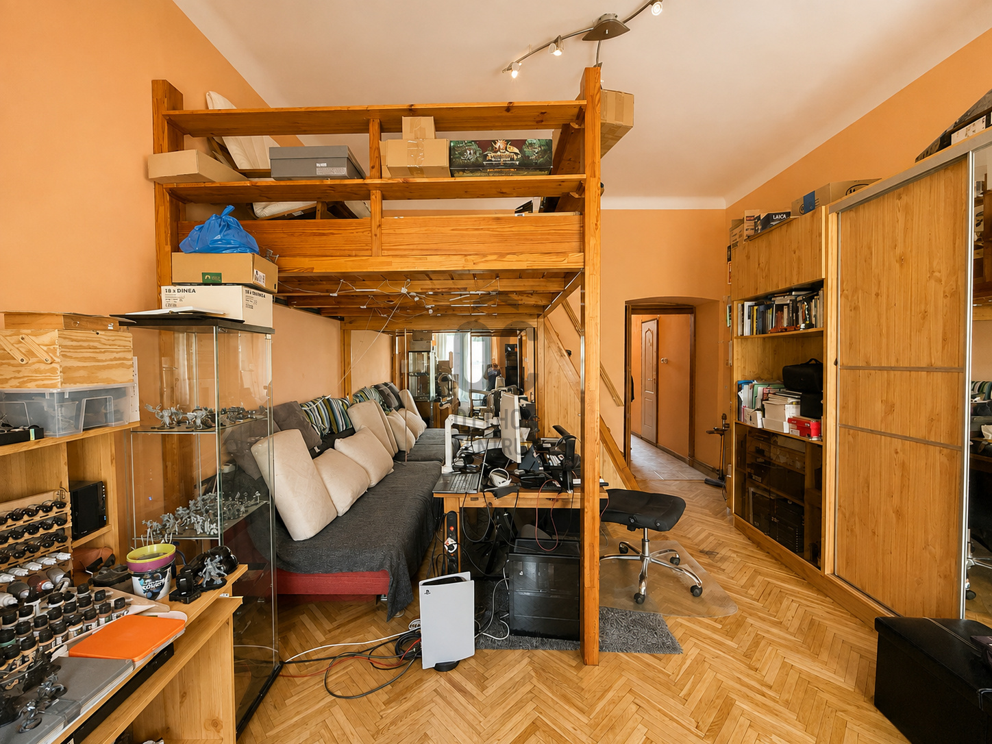 Gallery zoom image