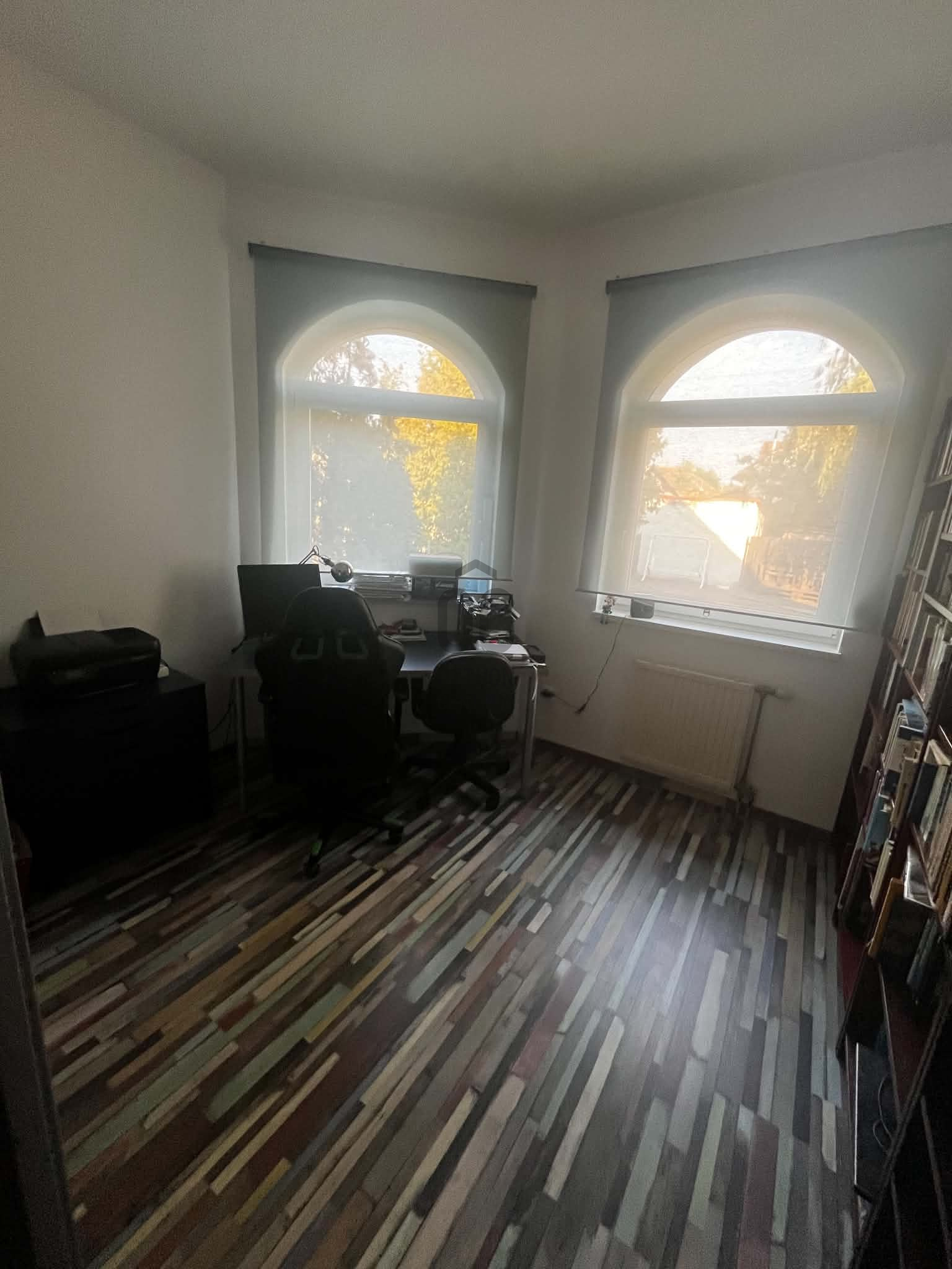 Gallery zoom image