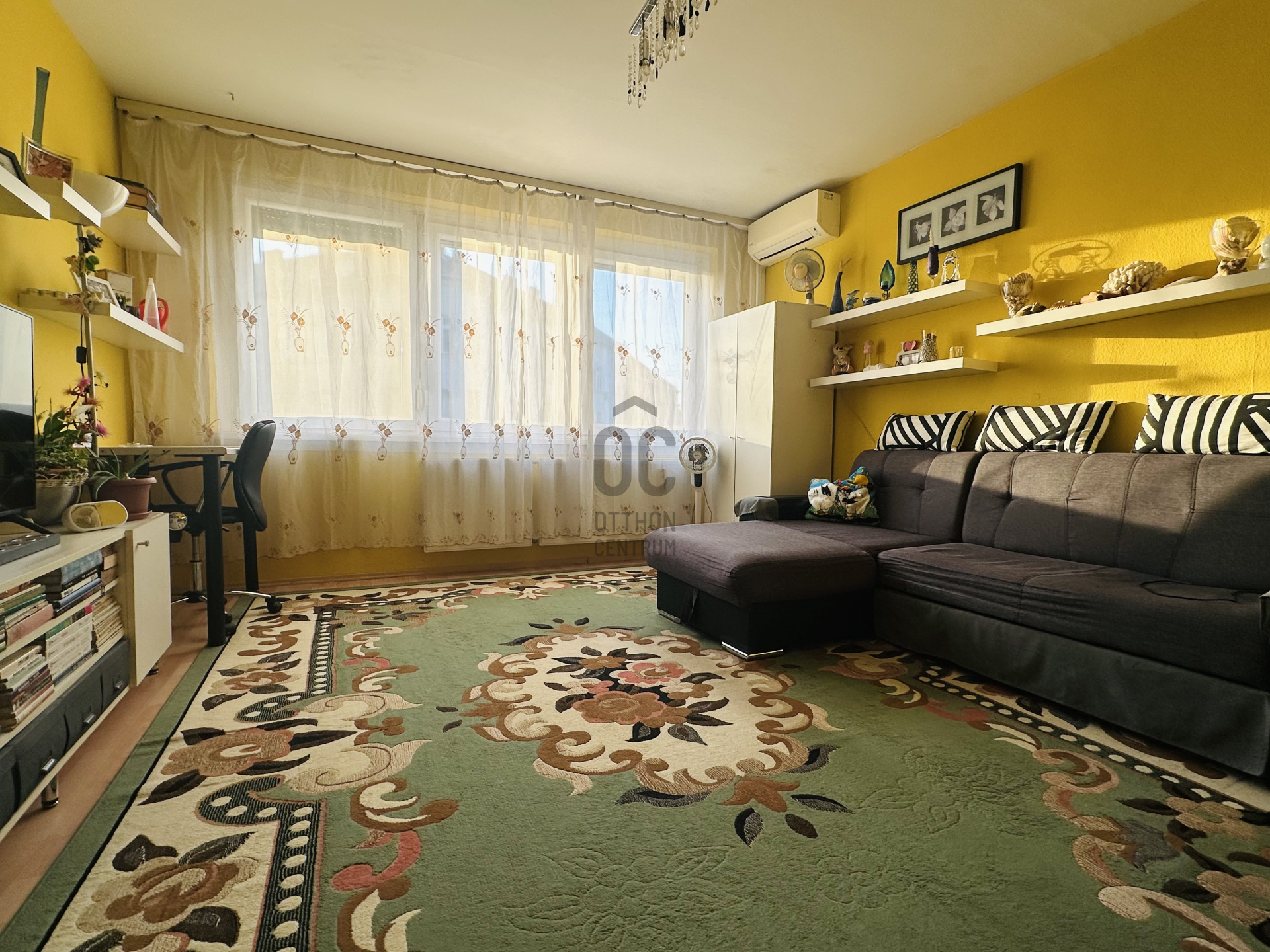 Gallery zoom image