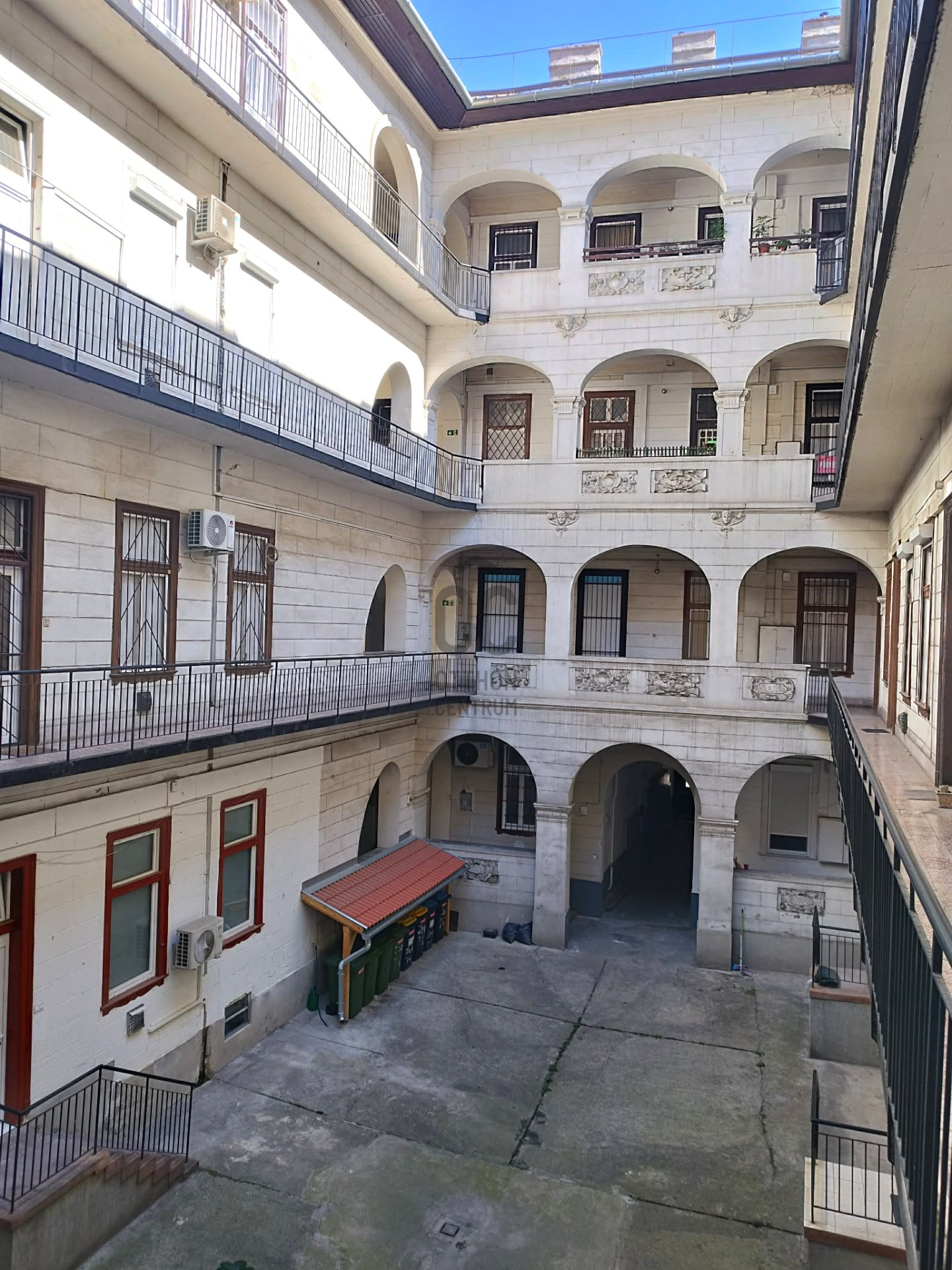 Gallery zoom image