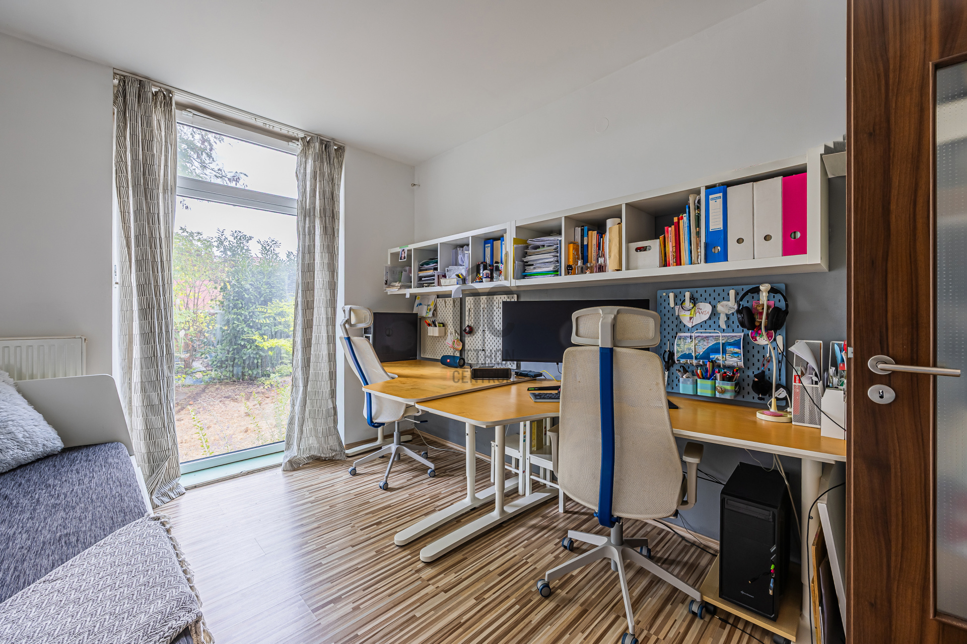Gallery zoom image
