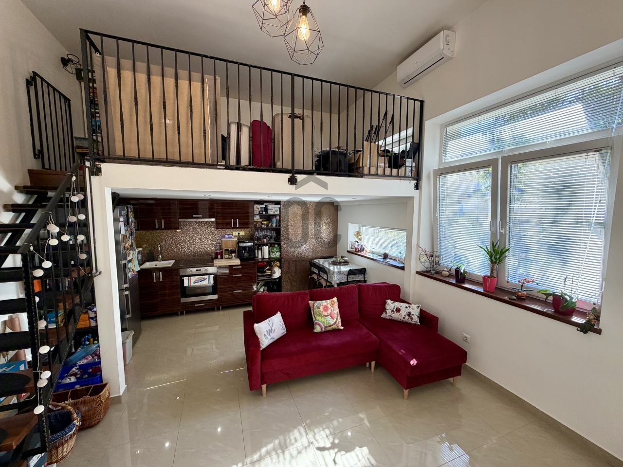 Gallery zoom image