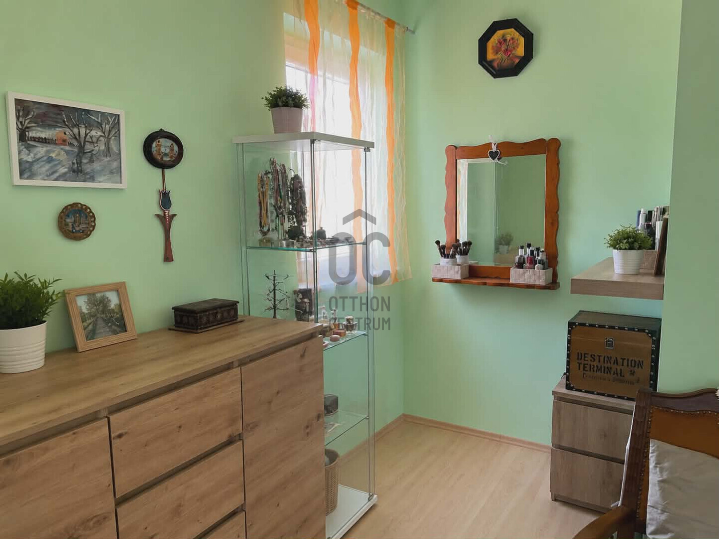 Gallery zoom image